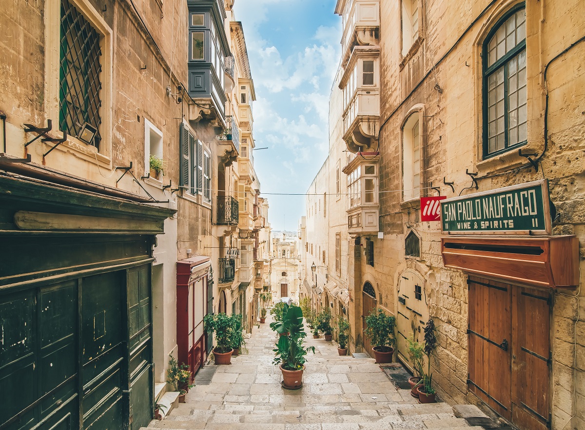 Eine Gasse in Valletta auf Malta