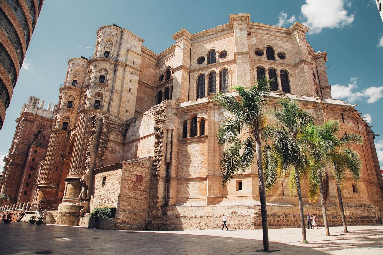 Fly non-stop from Hamburg to Malaga