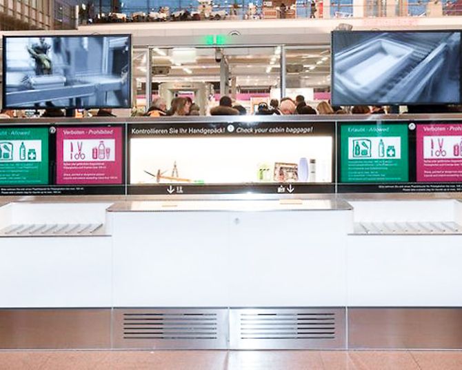 Stations for presorting hand luggage at Hamburg Airport