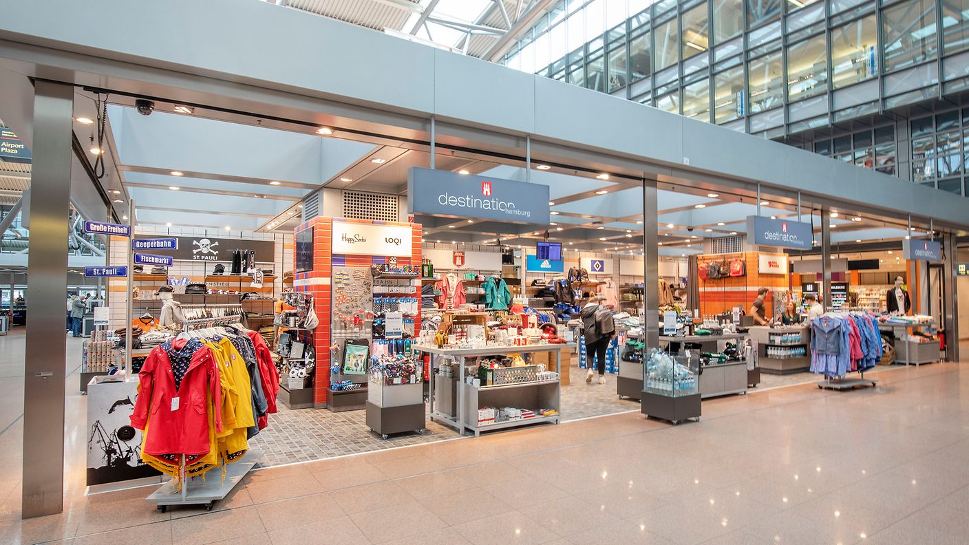 Destination Hamburg in der Plaza - Store bietet moderene Mode, HSV und St Pauli Fanartikel und Souvenirs