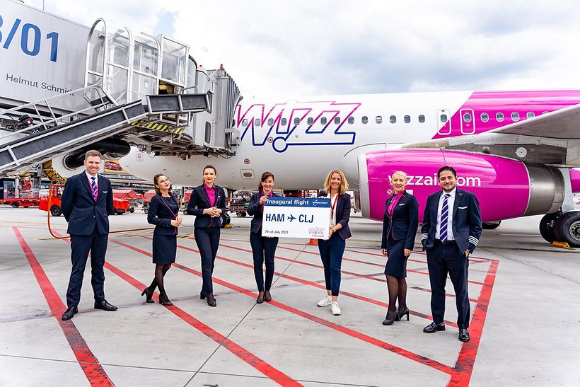 erstflug-wizz-cluj-crew