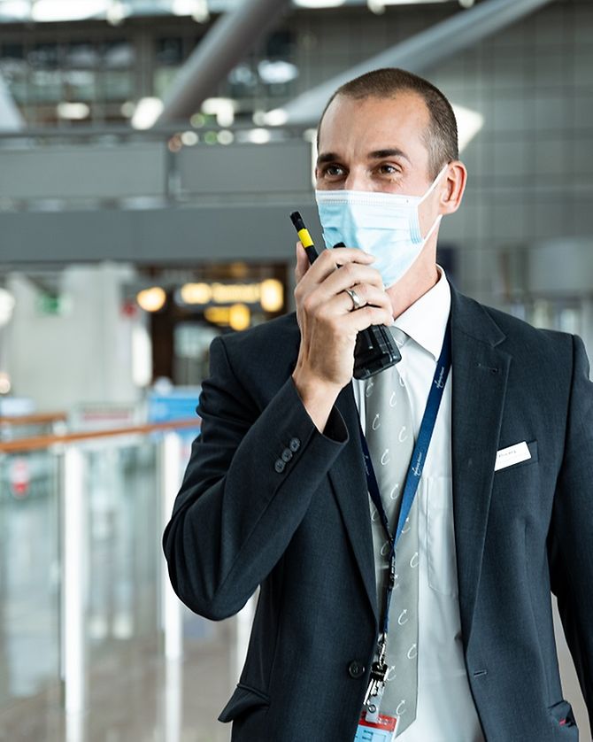 airport-security-mitarbeiter