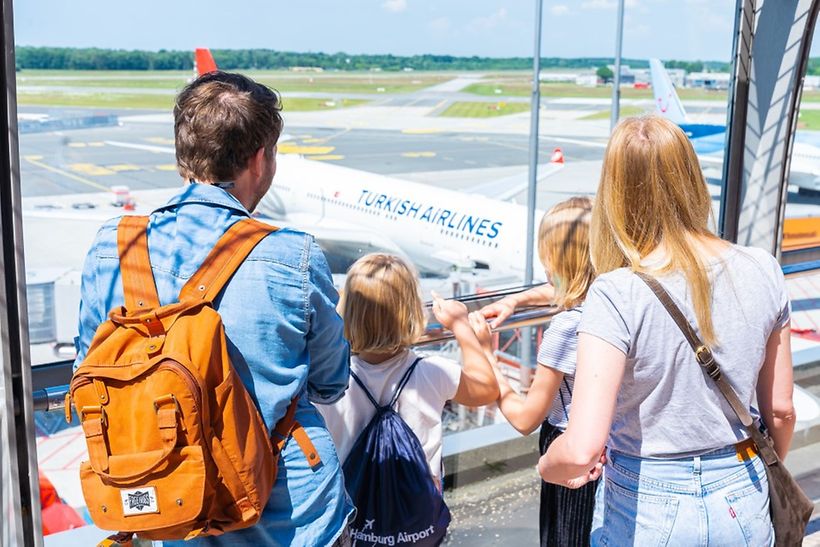 terminal-aussichtsterrasse-familie
