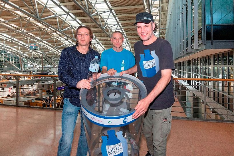 1,4 Millionen Pfandflaschen am Hamburg Airport sortiert und recycelt -  Hamburg Airport