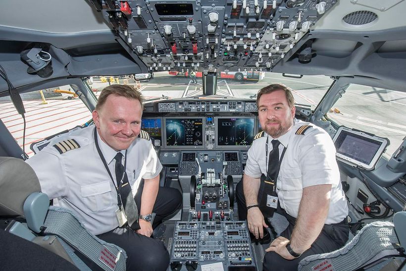 Piloten im Cockpit