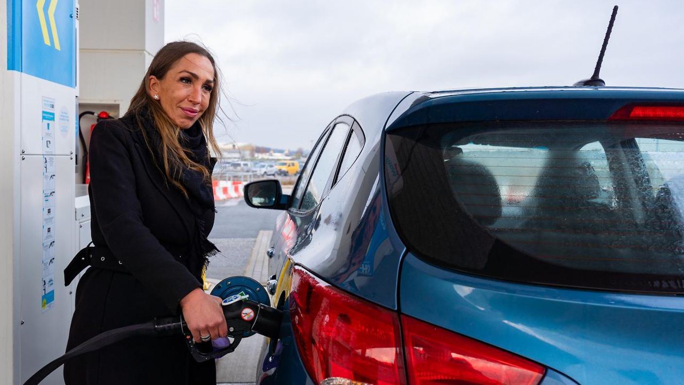 Wasserstoff-Auto tanken am Hamburg Airport