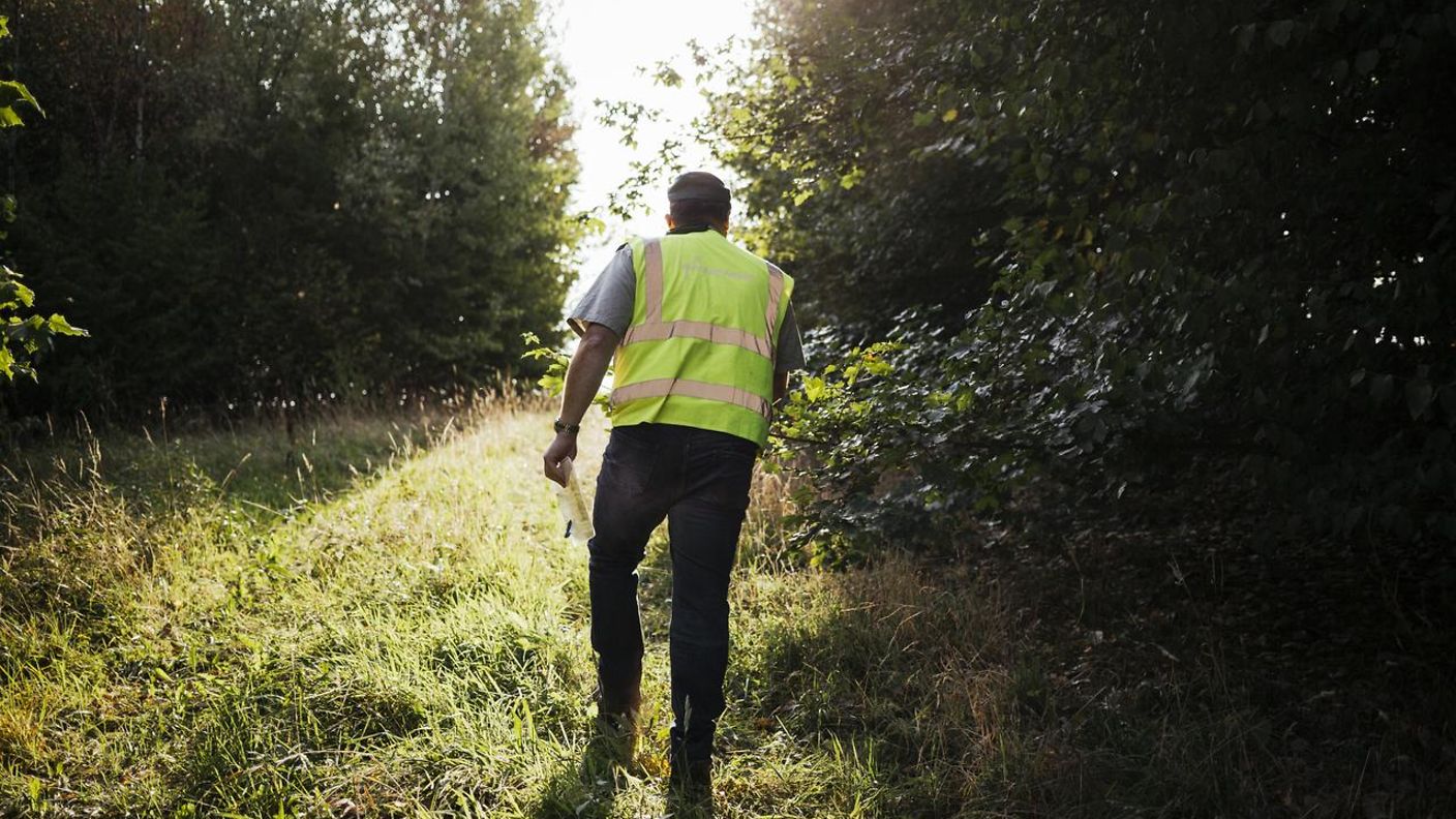 Flughafen-Förster Markus Musser im Klimawald