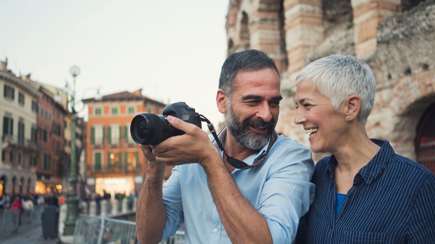 Lachendes Paar fotografiert in Verona