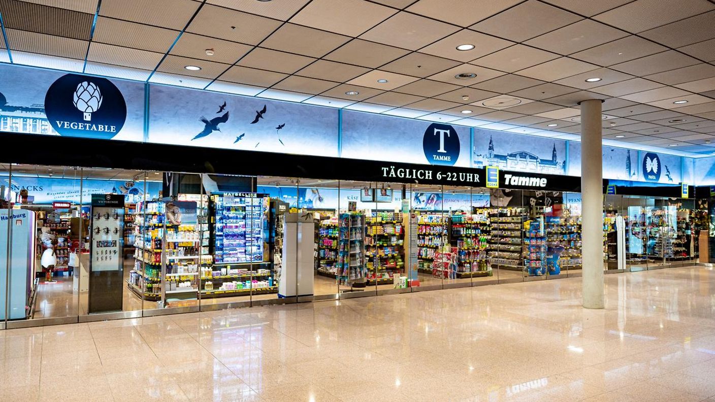EDEKA - Supermarkt in der Ankunft - regionale Lebensmittel, täglicher Bedarf, Hamburger Souvenirs 