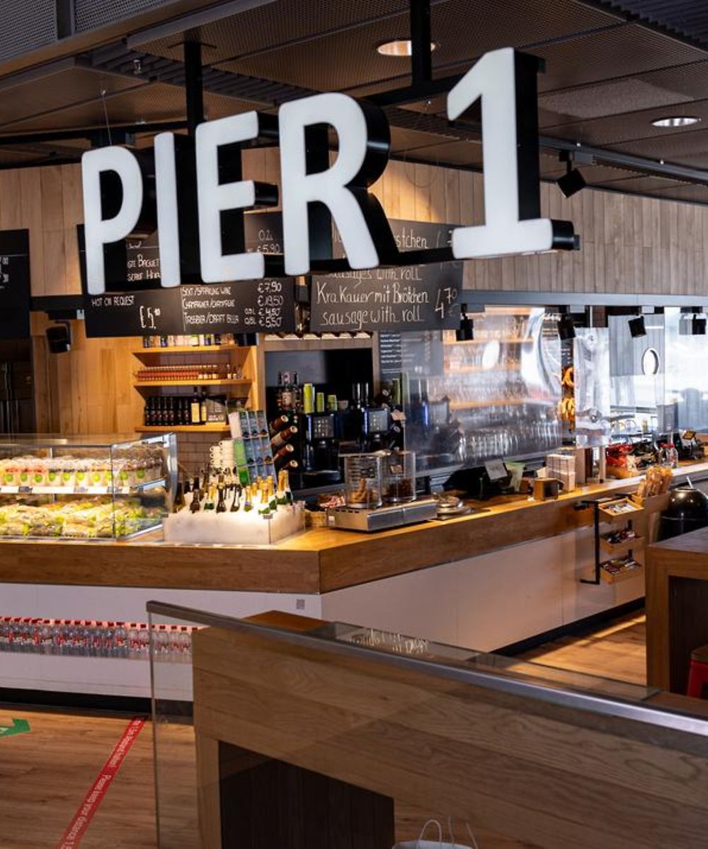 pier-1-bar-drinnen-20