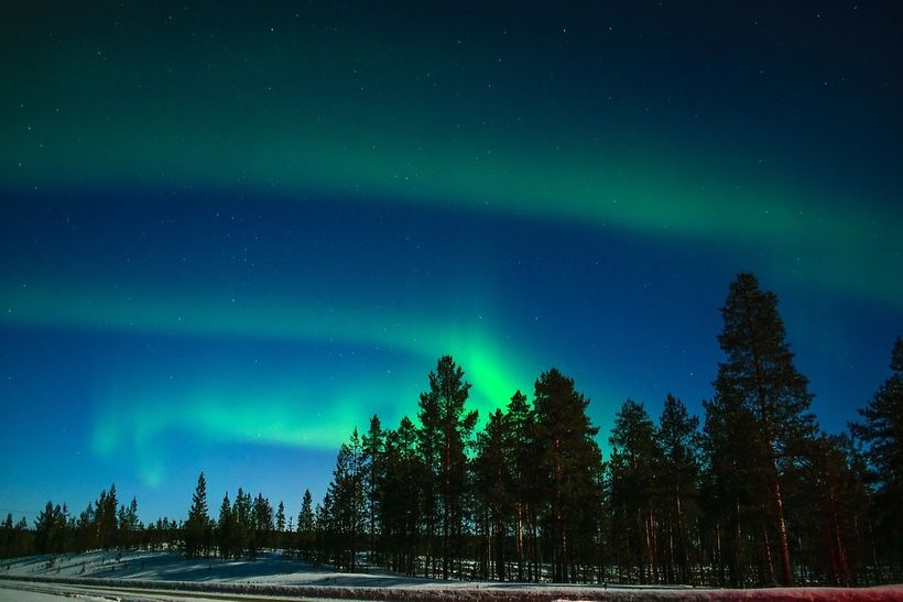 Polarlichter am Himmel über Lappland