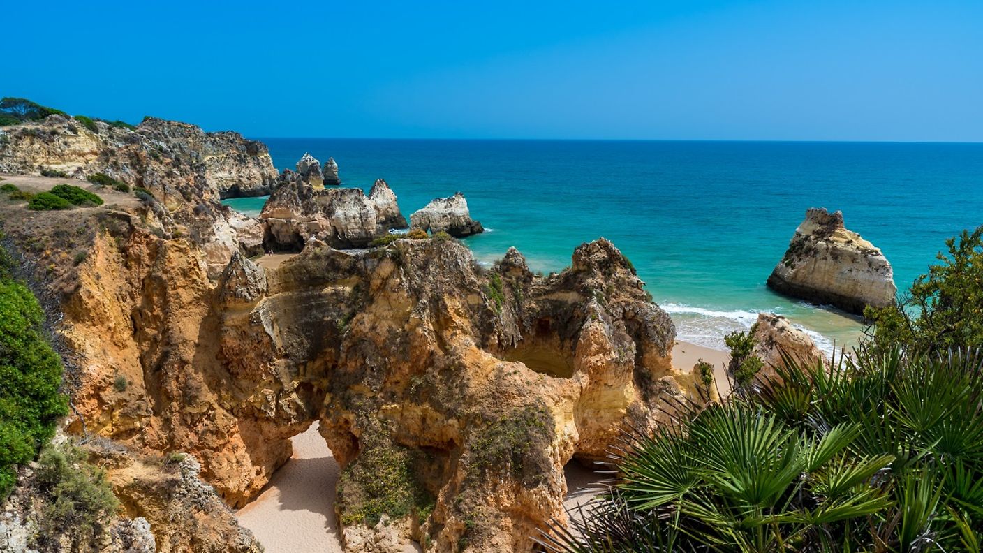 Praia dos Tres Irmaos an der Algarve