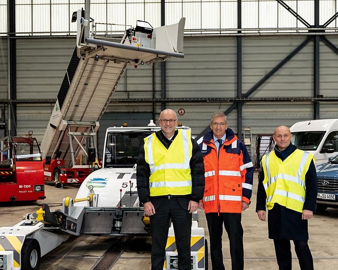 Ambassador Craig Hawke at Hamburg Airport