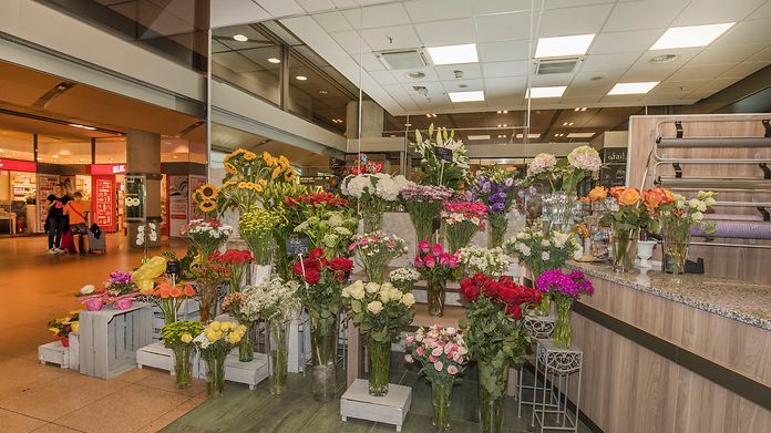 Flying Flowers Innenansicht - zeigt das Blumensortiment und fertige Blumensträuße