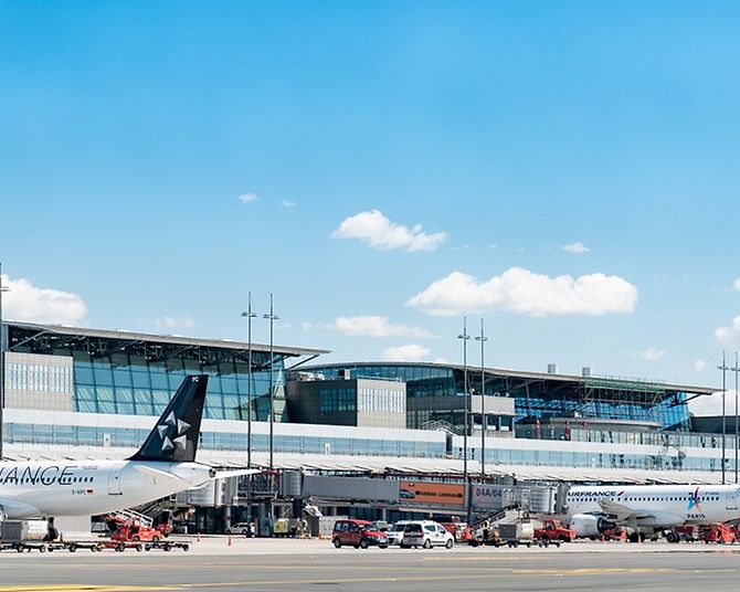 Aircraft on the apron: Hamburg Airport