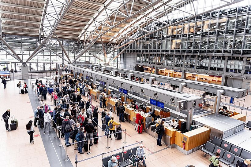 Passengers in the terminal: Hamburg Airport
