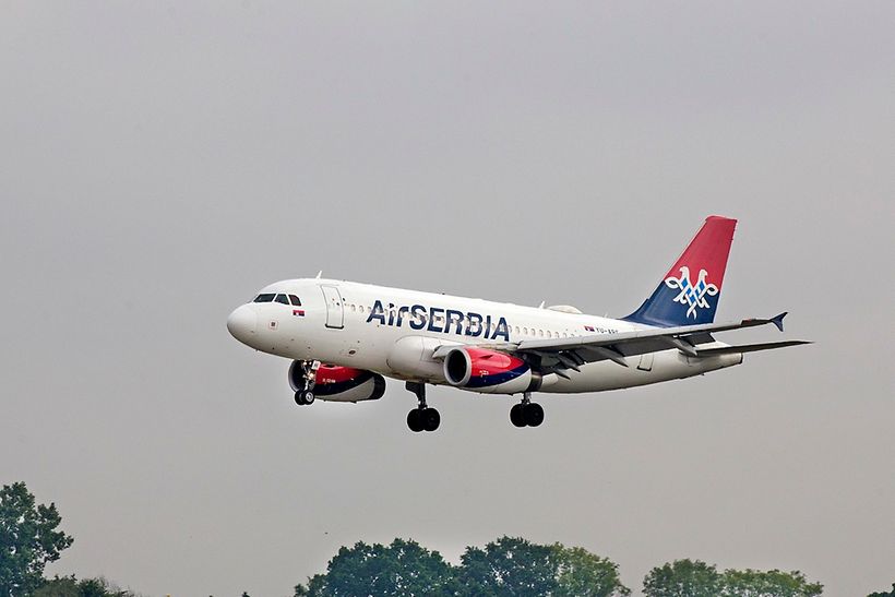 Air Serbia Flugzeug