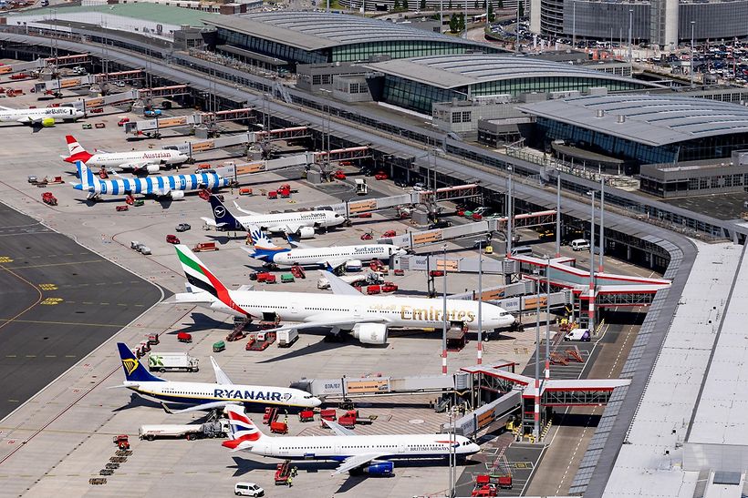 Hamburg Airport Flugzeuge an Pier