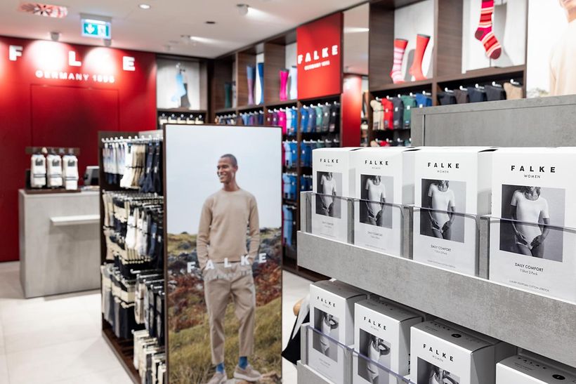 Falke Innenansticht - zeigt Sortiment, Unterwäsche und Socken