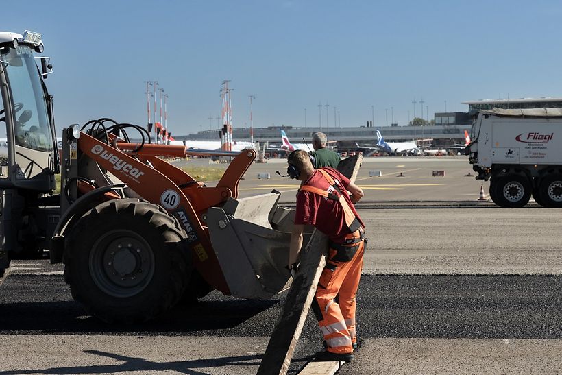 Hamburg Airport Pistensperrung September