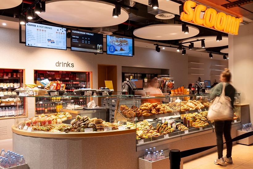 scoom bei Gate A 20 - süßes Gebäck, herzhafte Snacks, Wraps, kalte und warme Getränke