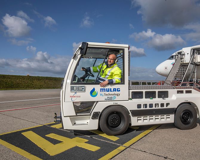 2019-09-18_neuer-wasserstoffschlepper-eurowings-01 (1)