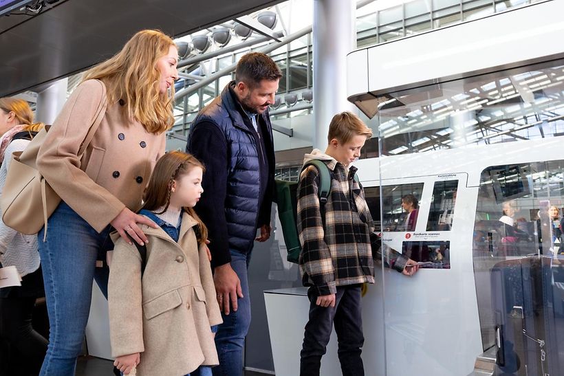 self-bag-drop-familie