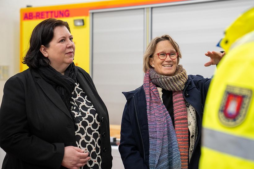 AMAC_Vertragsunterzeichnung