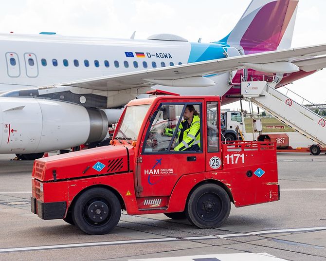  Hamburg Airport testet Wasserstoff-Gepäckschlepper im Realbetrieb