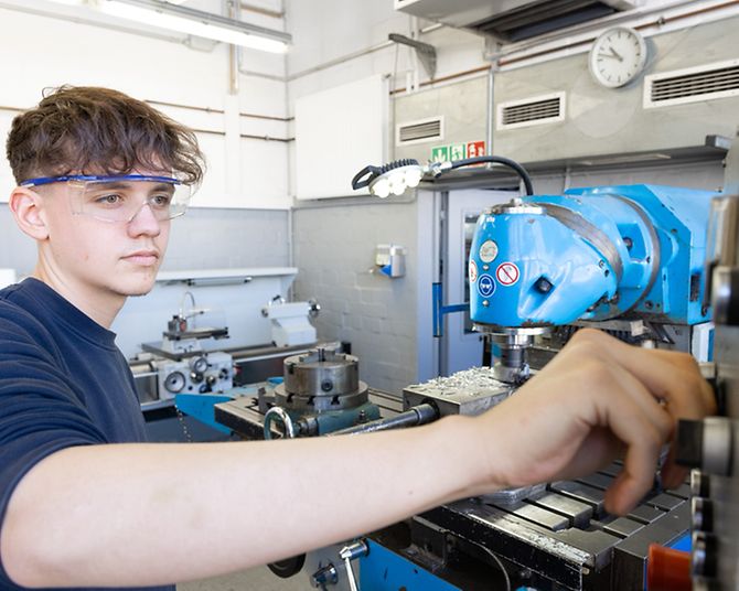 Ausbildung Industriemechaniker Hamburg Airport