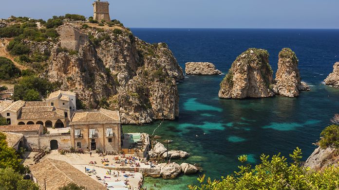 Fly non-stop from Hamburg to Sicily