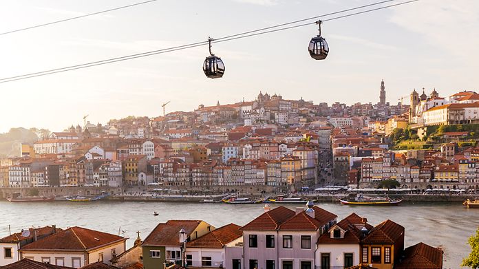 Fly non-stop from Hamburg to Oporto