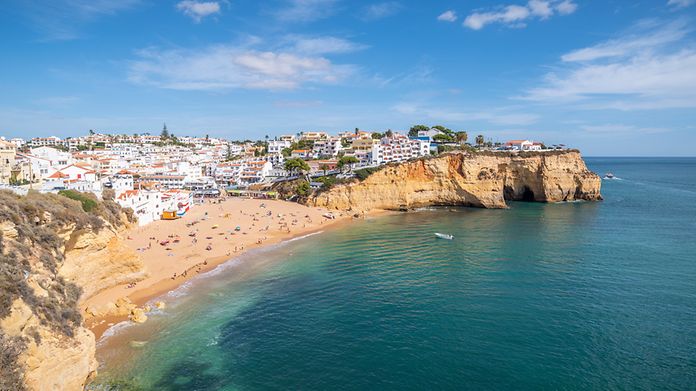Direct Flights from Hamburg to Portugal