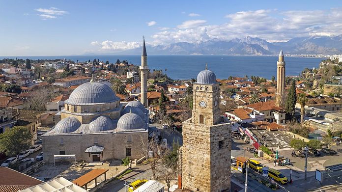Fly non-stop from Hamburg to Antalya