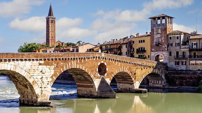 Fly non-stop from Hamburg to Verona