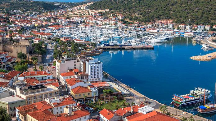 Fly non-stop from Hamburg to Izmir