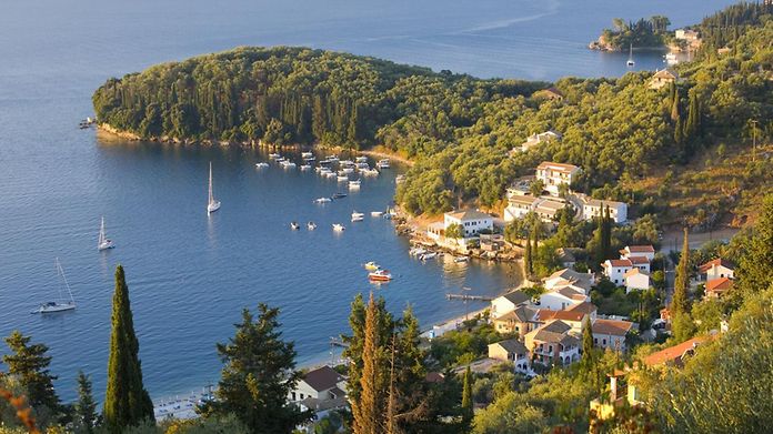 Fly non-stop from Hamburg to Corfu