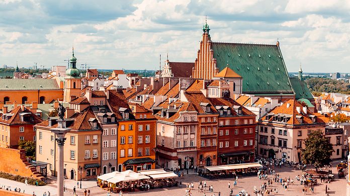 Fly non-stop from Hamburg to Warsaw