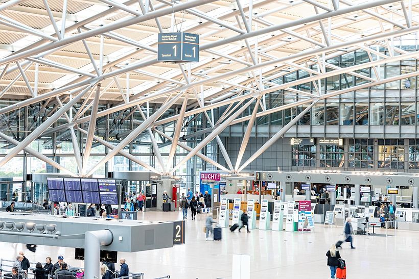 Herbstferienstart am Hamburg Airport, Blick ins Terminal Abflugsebene