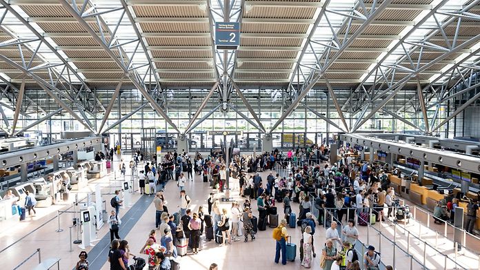passenger-terminal-sommer-season