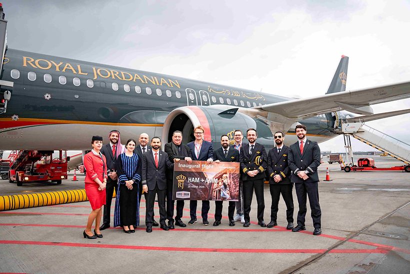 erstflug-crew-royal-jordanian