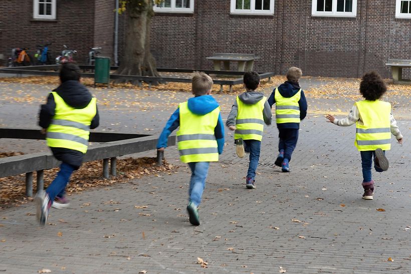 warnwesten-grundhschule-kita