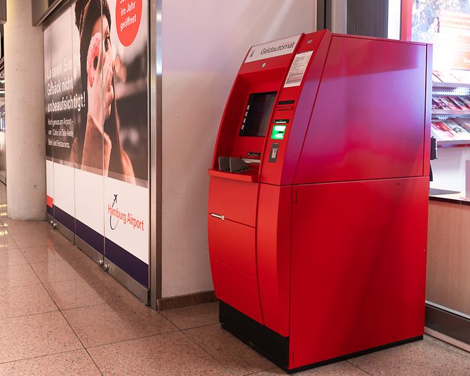 atm-geldautomat-haspa-hamburger-sparkasse-ankunft-arrival-airport-plaza
